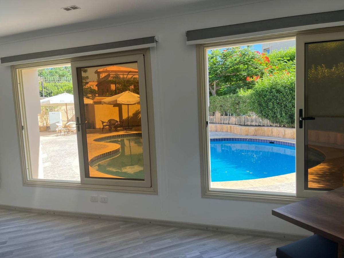 Rihana & Pool Apartment